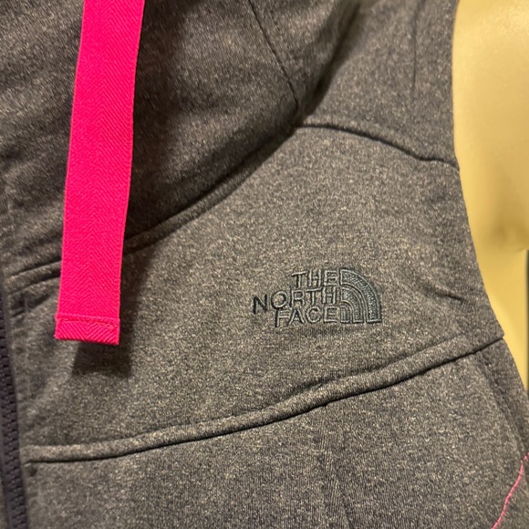 The North Face Women's Gray Vest with Pink Accents - Picture 3 of 11